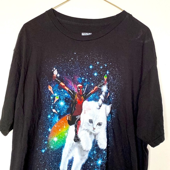 MARVEL Shirt Size Large PRICE FIRM 💥 - Picture 2 of 6